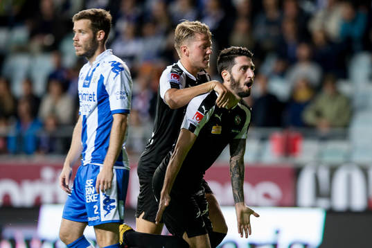 IFK Göteborgs Emil Salomonsson deppar och Örebros Martin