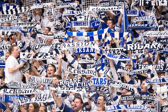 Leksands supporters i ishockeymatchen i SHL mellan Leksand
