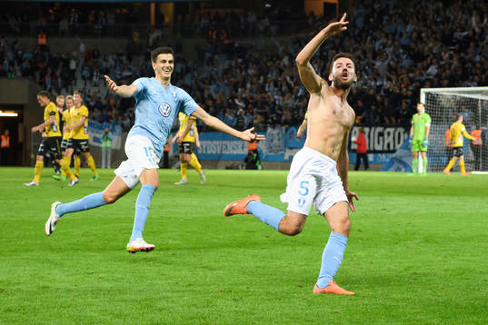 Malmö FFs Erdal Rakip jobbar