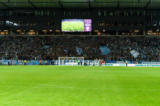 Malmö FFs spelare tackar publiken
