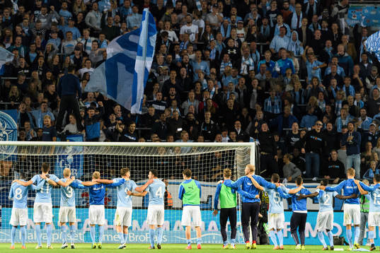 Malmö FFs spelare tackar publiken