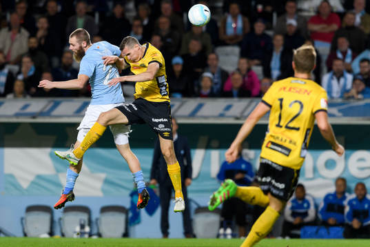 Malmö FFs Jo Inge Berget och Elfsborgs Jon Jönsson