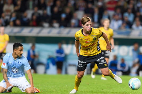 Elfsborgs Simon Olsson och Malmö FFs Yoshimar Yotún