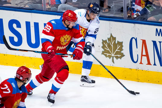Rysslands Nikita Zaitsev och Finlands Sebastian Aho