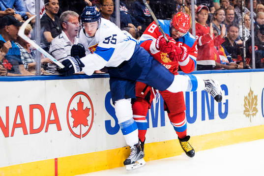 Finlands Rasmus Ristolainen och Rysslands Rysslands Alex
