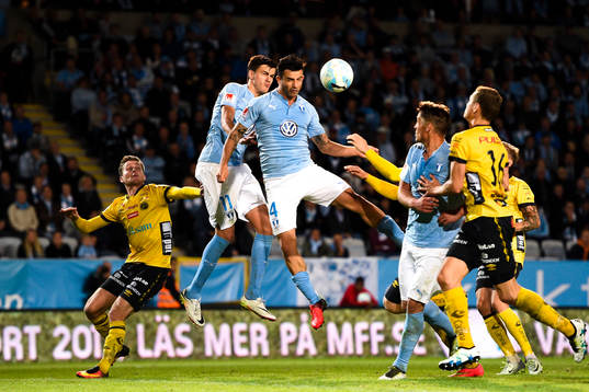 Malmö FFs Behrang Safari och Alexander Jeremejeff