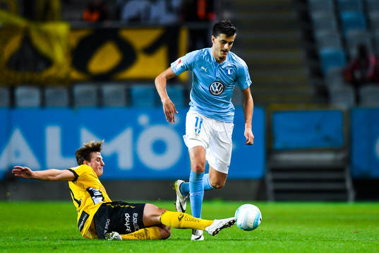 Elfsborgs Simon Olsson och Malmö FFs Alexander Jeremejeff