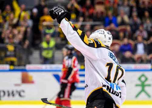 Skellefteås Joakim Lindström jublar