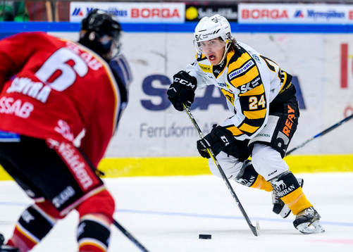 Skellefteås Andreas Wingerli med pucken