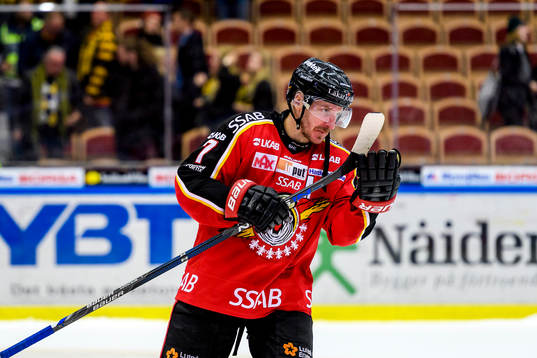Luleås Jan Sandström tackar publiken