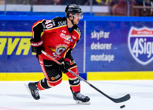 Luleås Kael Mouillierat med pucken