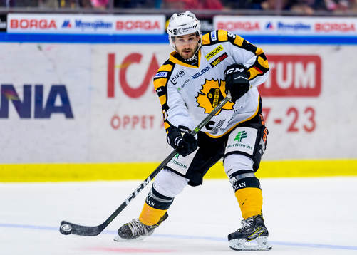 Skellefteås Andrew Calof med pucken