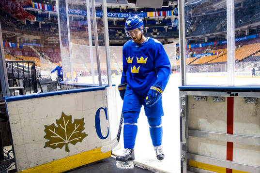 Sveriges Gabriel Landeskog lämnar isen