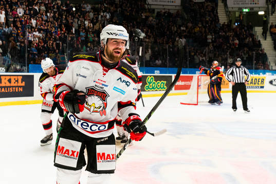 Malmö Redhawks Nichlas Hardt jublar