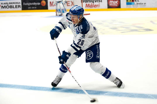 Leksands Patrik Norén skjuter