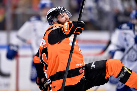 Karlskronas Mattias Guter jublar