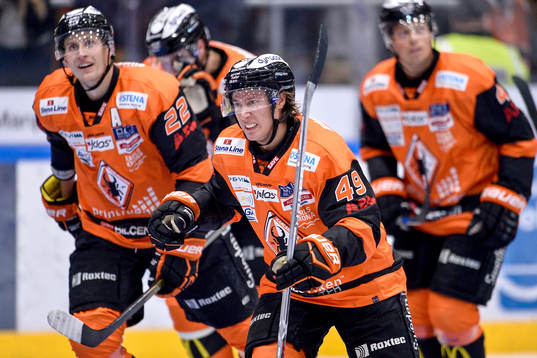 Karlskronas Filip Cruseman jublar