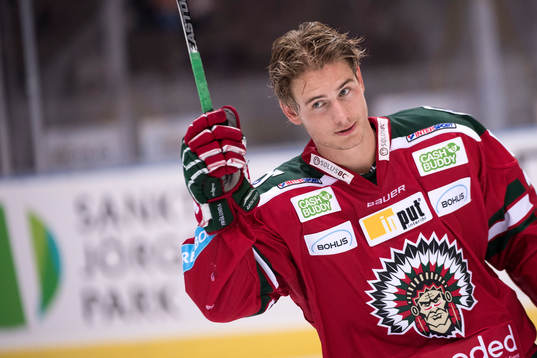 Frölundas Johan Sundström tackar publiken