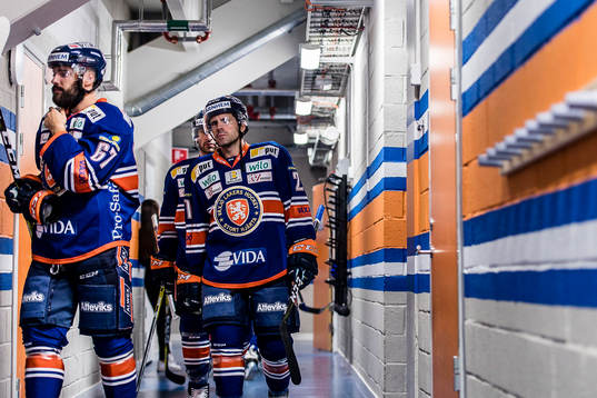 Växjös Cory Murphy på väg ut till värmningen