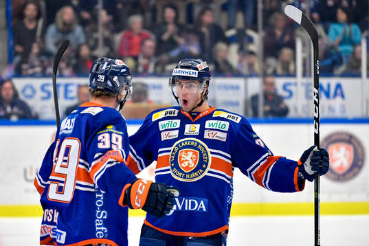 Växjös Calle Rosén och Philip Holm jublar