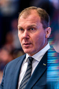 s tränare Johan Lindbom
