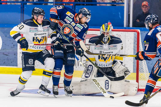 s målvakt Fredrik Pettersson-Wentzel. HV71:s Lawrence