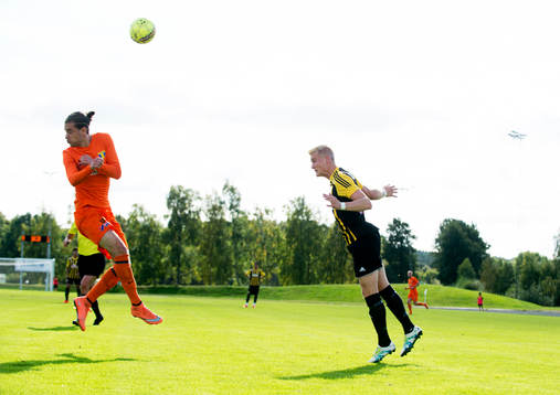 IFK Hässleholms Linus Svensson i matchen i divison 2