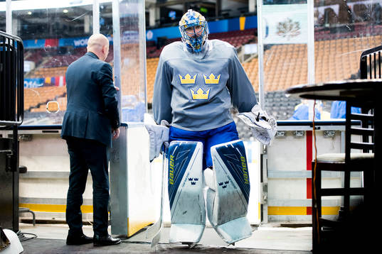 Sveriges målvakt Henrik Lundqvist lämnar Sveriges