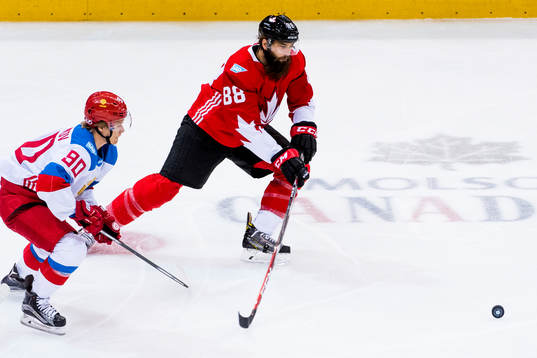 Rysslands Vladislav Namestnikov och Kanadas Brent Burns