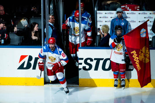 Rysslands Nikita Kucherov kommer ut på isen