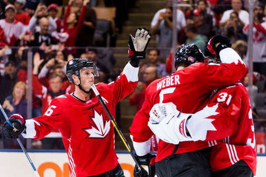 Kanadas Shea Weber jublar med Shea Weber och målvakt Carey
