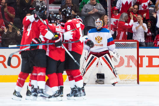 Rysslands målvakt Sergei Bobrovsky deppar samtidigt som