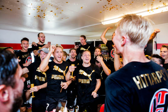 Hittarps spelare jublar