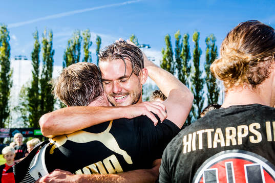 Hittarps Mattias Hallberg  jublar