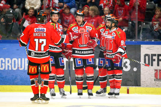 Örebros Tom Wandell jublar