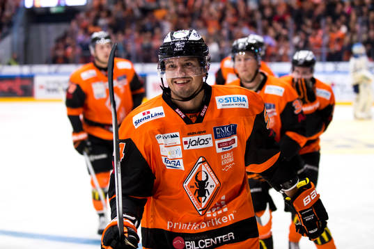 uKarlskronas Alexander Deilert jublar nder ishockeymatchen