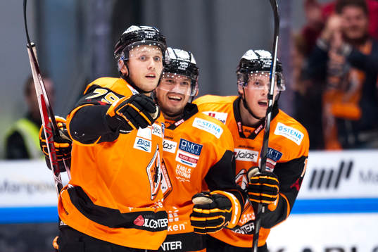 Karlskronas Emil Lundberg och Alexander Deilert jublar