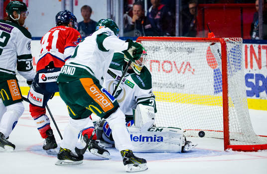 Linköpings Broc Little gör 1-0 på Färjestads