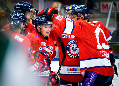 Linköpings Broc Little gör 1-0 och jublar med Garret Roe