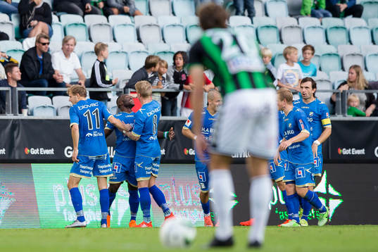 Ljungskiles Ahmed Suleiman jublar och omfamnas