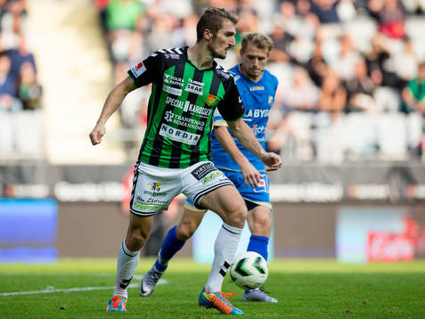 GAIS Dardan Rexhepi före Ljungskiles Jakob Olsson på