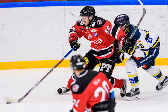 Piteås Erik Wikgren med pucken