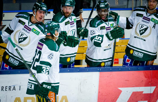 Färjestads Magnus Nygren gör 2-1 och jublar