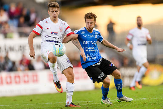Assyriskas Fredrik Holster och Halmstads Rebin Asaad