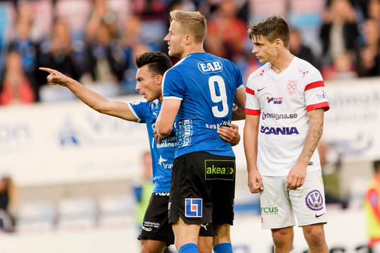 Halmstads Sead Haksabanovic och Alexander Ruud Tveter jublar