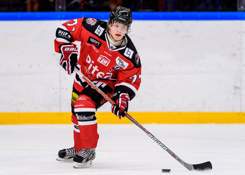 Piteås Isak Pantzare med pucken