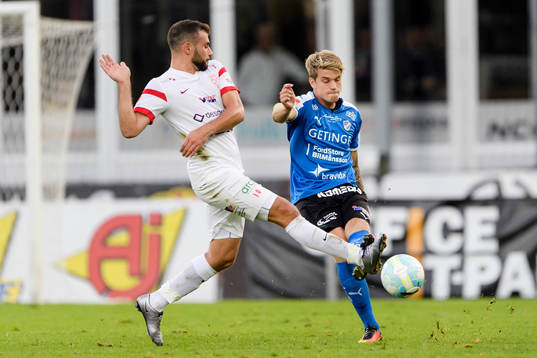 Assyriskas Mattias Genc och Halmstads Marcus Mathisen
