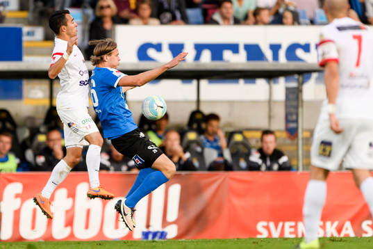Assyriskas Gino Berg och Halmstads Alexander Berntsson