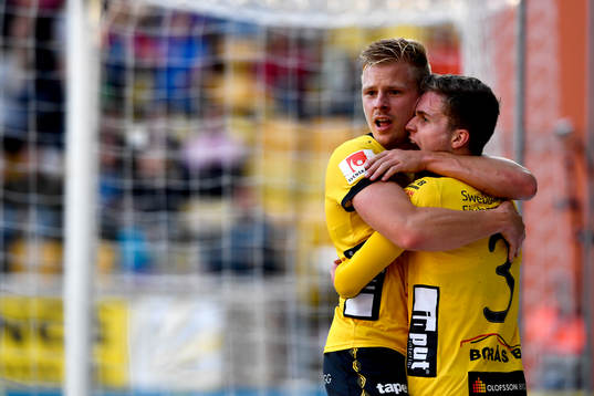 Elfsborgs Per Frick med Adam Lundqvist