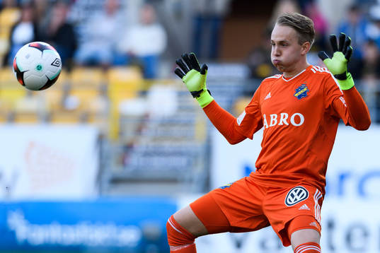 s målvakt Patrik Carlgren